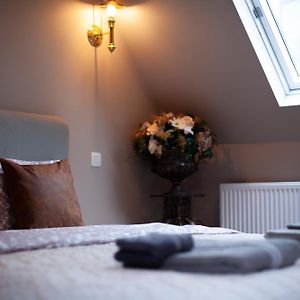 Luxury Suites Meir By Rikas Hotels